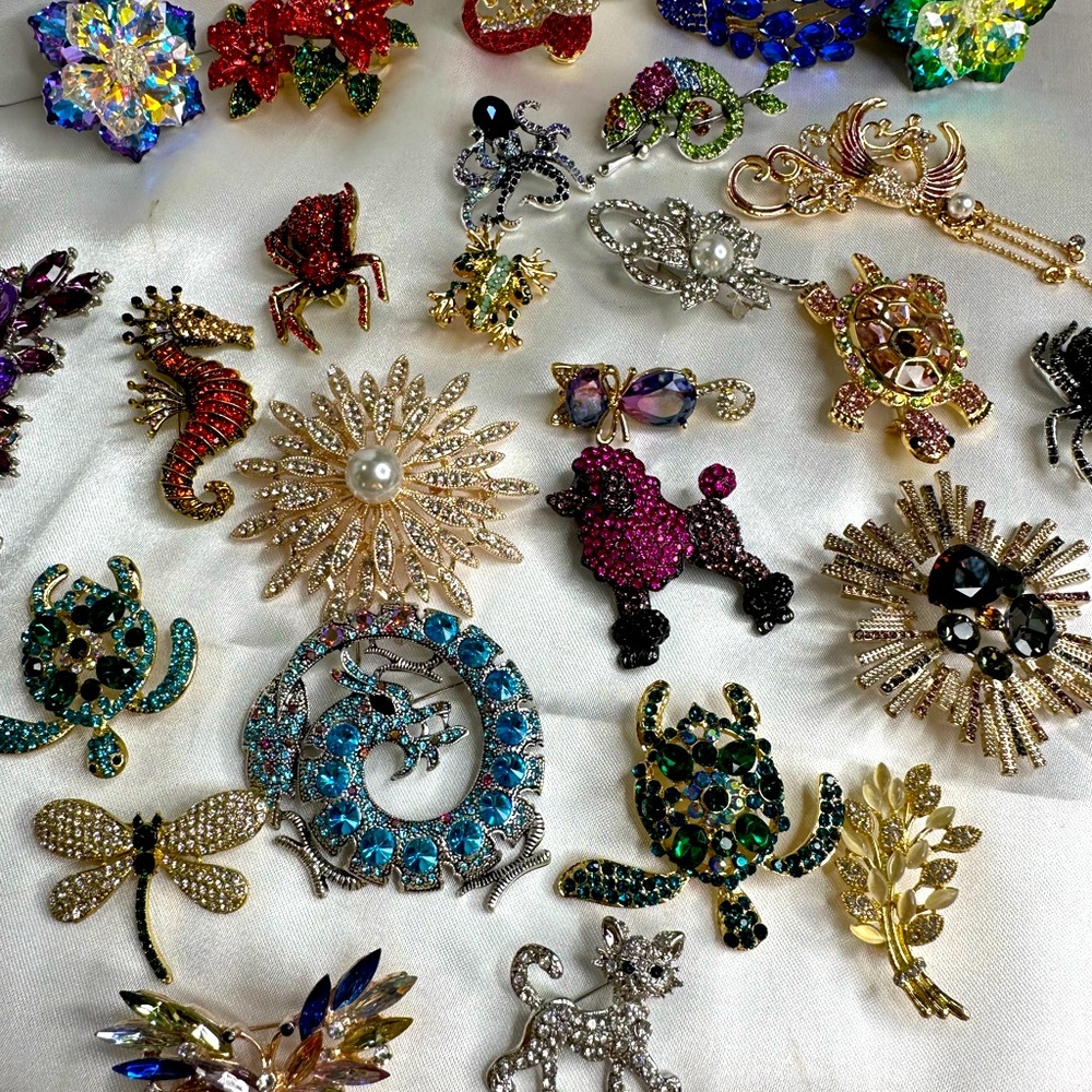 Brooches Sold on Live Show